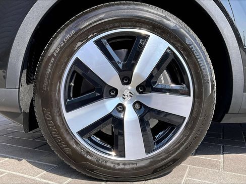 Used 2025 Porsche Cayenne E-Hybrid Coupe AWD/4WD image 9