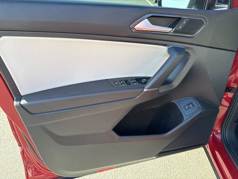 Used 2018 Volkswagen Tiguan SEL image 14