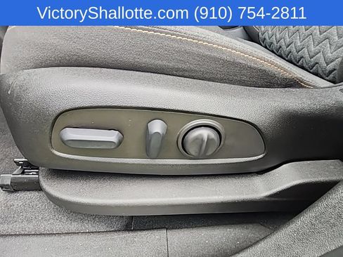 Used 2022 Chevrolet Equinox LT FWD image 17