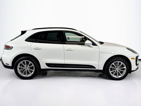 Used 2024 Porsche Macan Turbo image 4