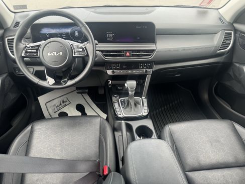 Used 2024 Kia Seltos EX AWD/4WD image 14