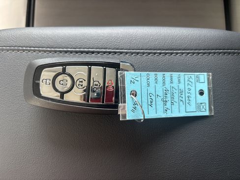 Used 2025 Lincoln Navigator L Reserve image 19