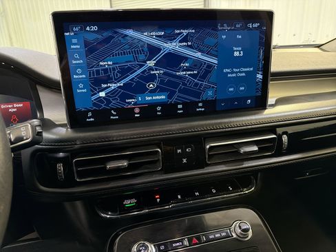 Used 2022 Lincoln Nautilus FWD w/ Premium Package image 19