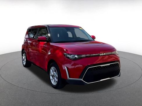 Used 2025 Kia Soul LX w/ LX Technology Package image 8