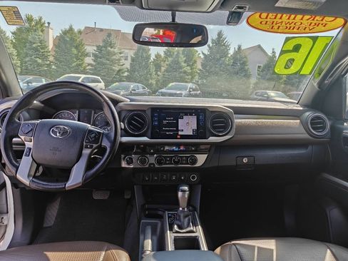 Used 2016 Toyota Tacoma Limited w/ Exterior Package AWD/4WD image 14