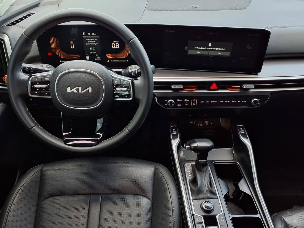 Certified 2025 Kia Sorento S FWD image 13