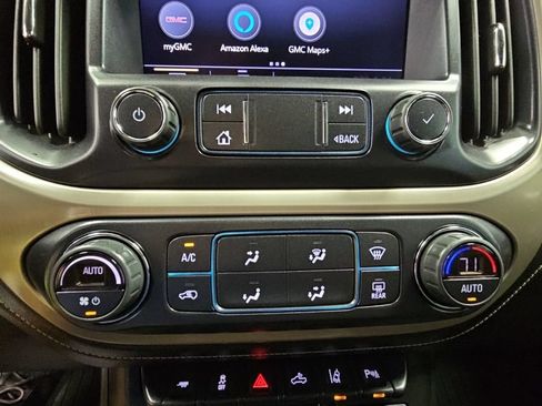 Used 2022 GMC Canyon Denali w/ Denali Black Edition Package AWD/4WD image 21