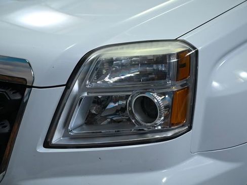 Used 2017 GMC Terrain SLE image 13