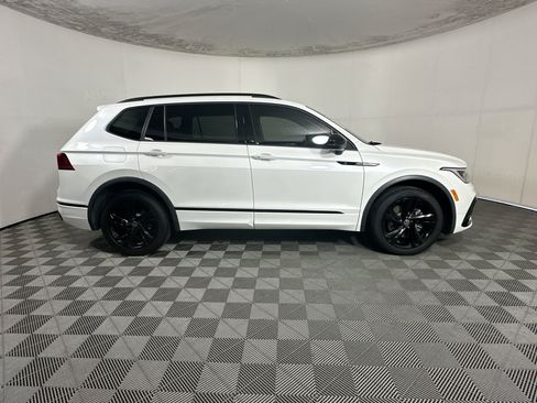 Used 2024 Volkswagen Tiguan SE R-Line FWD image 2