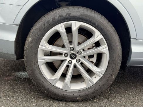 Certified 2025 Audi Q7 3.0T Premium Plus image 27