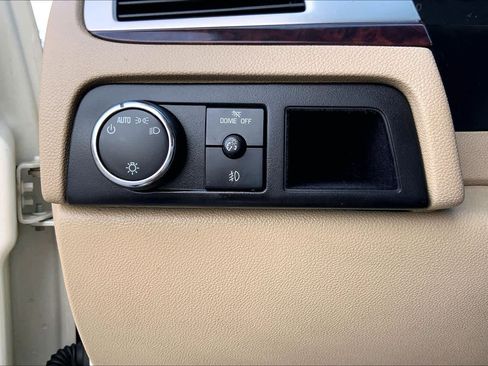 Used 2009 Cadillac Escalade ESV image 32