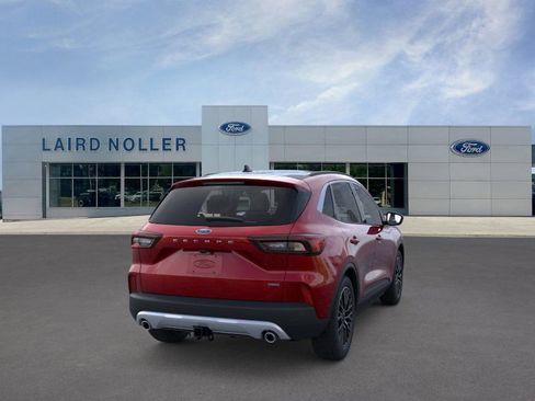 New 2025 Ford Escape SE w/ Class II Trailer Tow Package image 8