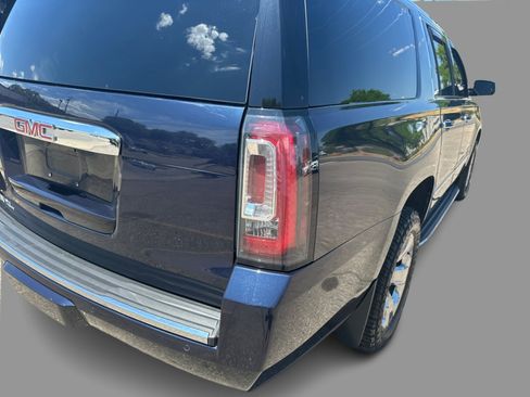 Used 2020 GMC Yukon XL Denali w/ Open Road Package AWD/4WD image 32