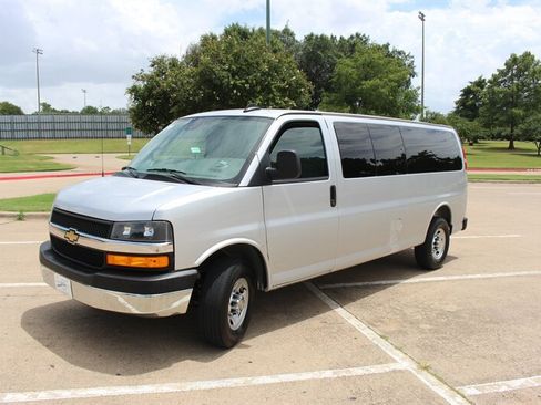 Used 2025 Chevrolet Express 3500 LT w/ LT Preferred Equipment Group RWD image 1