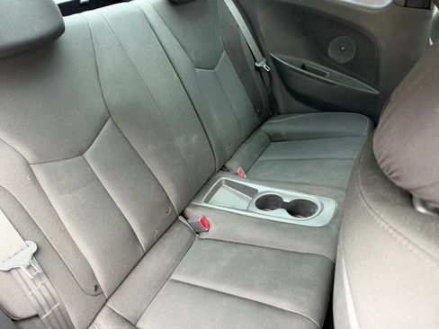 Used 2013 Hyundai Veloster FWD image 13