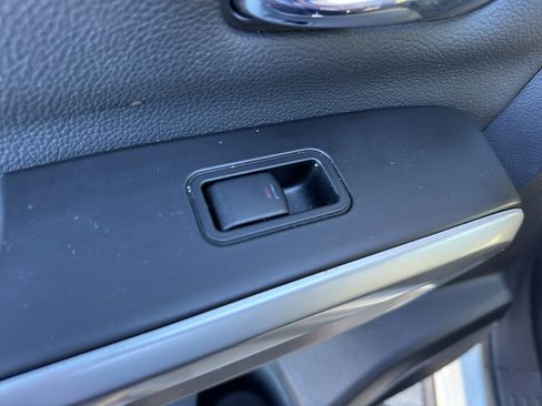 Certified 2024 Nissan Titan SV w/ SV Convenience Package image 32