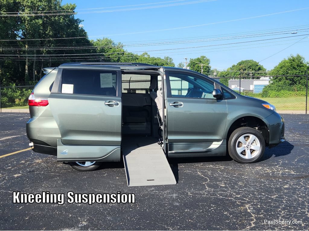Used 2020 Toyota Sienna LE FWD image 21