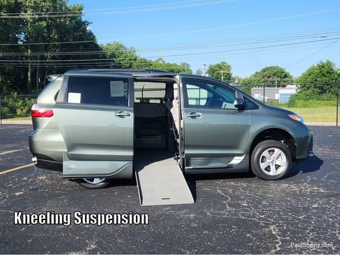 Used 2020 Toyota Sienna LE FWD image 21