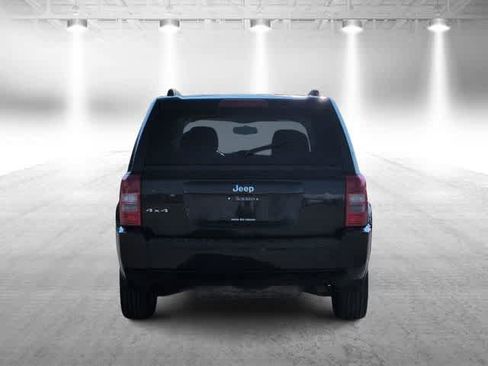 Used 2010 Jeep Patriot Sport AWD/4WD image 7