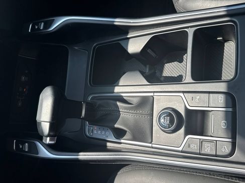 Used 2024 Kia Sorento S w/ Panoramic Sunroof Package FWD image 30
