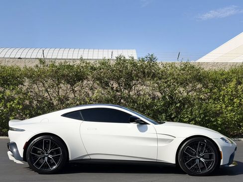 Used 2022 Aston Martin V8 Vantage Coupe RWD image 20
