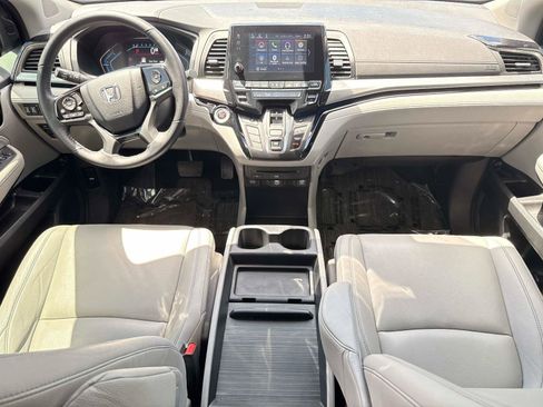 Certified 2021 Honda Odyssey Touring image 17
