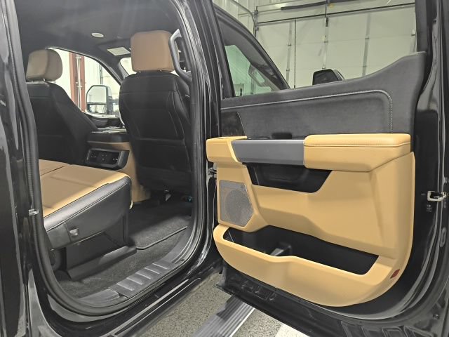Used 2023 Ford F350 Lariat w/ Lariat Ultimate Package AWD/4WD image 13