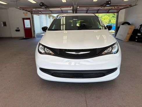 New 2027 Chrysler Pacifica LX FWD image 2