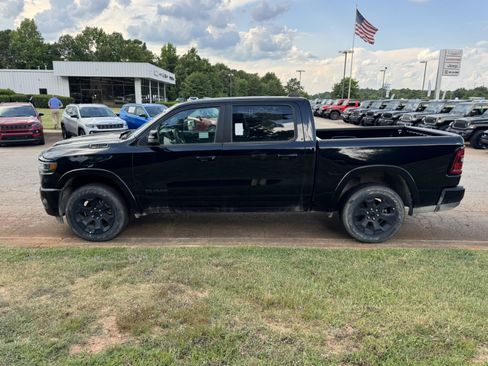 Used 2025 RAM 1500 Big Horn AWD/4WD image 4