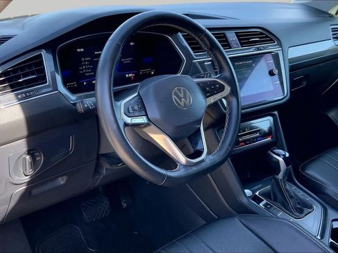 Used 2022 Volkswagen Tiguan SE FWD image 18