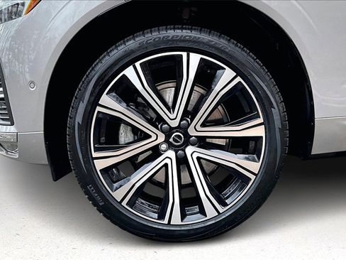 Certified 2023 Volvo XC60 B5 Ultimate image 34