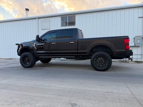 Used 2018 Ford F250 Limited w/ FX4 Off-Road Package image 4