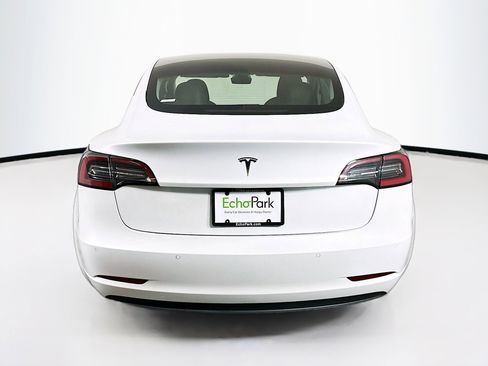 Used 2021 Tesla Model 3 Standard Range Plus image 7
