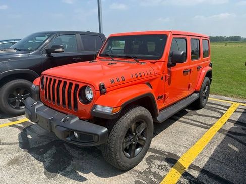 Used 2023 Jeep Wrangler Unlimited Sahara AWD/4WD image 4