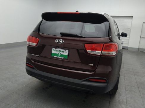 Used 2017 Kia Sorento FWD image 7