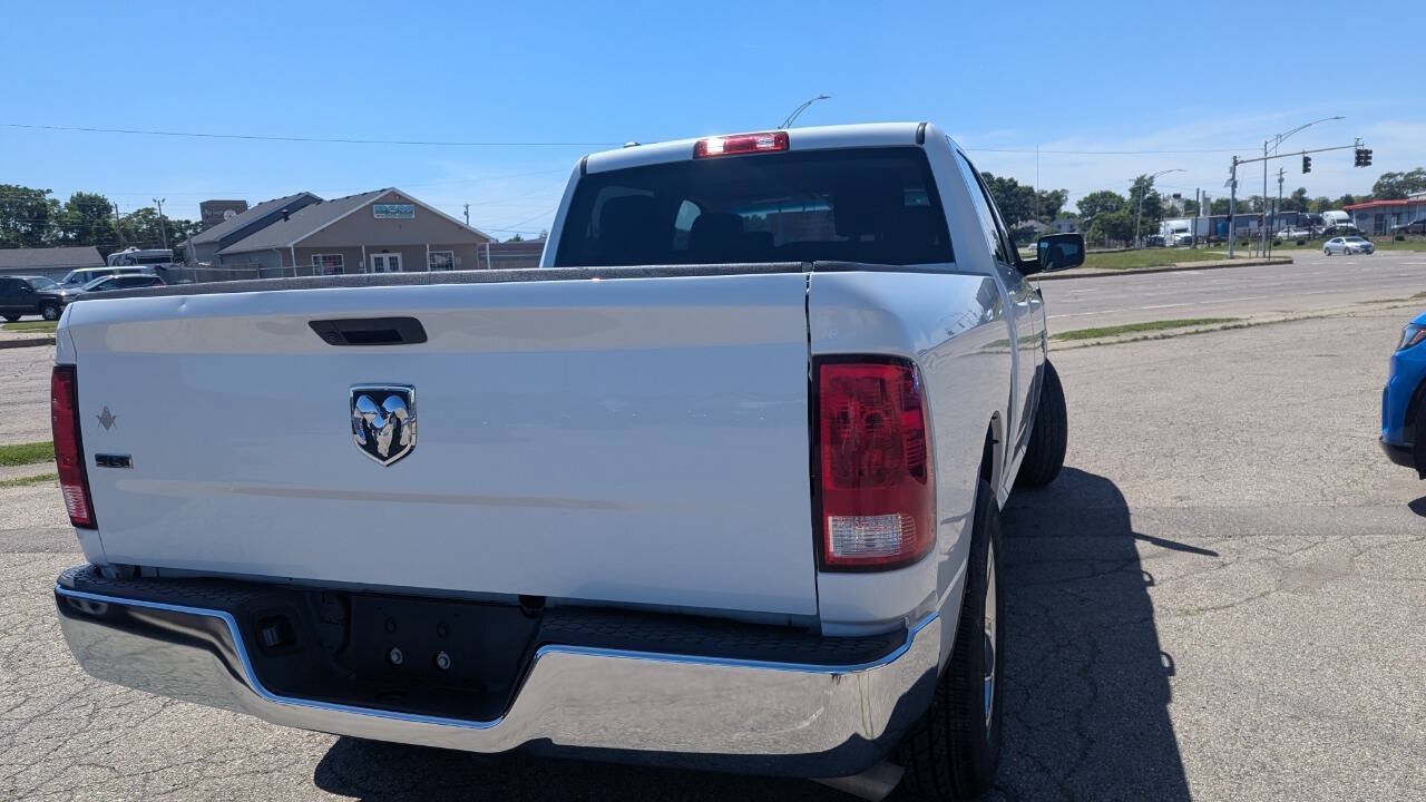 Used 2021 RAM 1500 Classic SLT RWD image 15