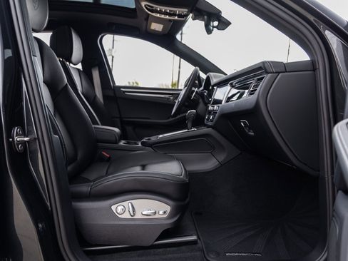 New 2026 Porsche Macan S image 42