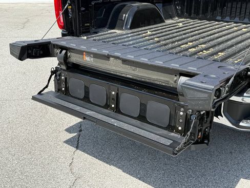 New 2026 GMC Sierra 1500 SLT w/ SLT Premium Package AWD/4WD image 8