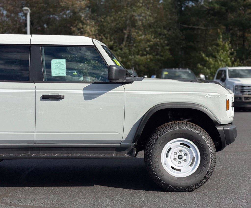 New 2026 Ford Bronco Heritage Edition AWD/4WD image 2