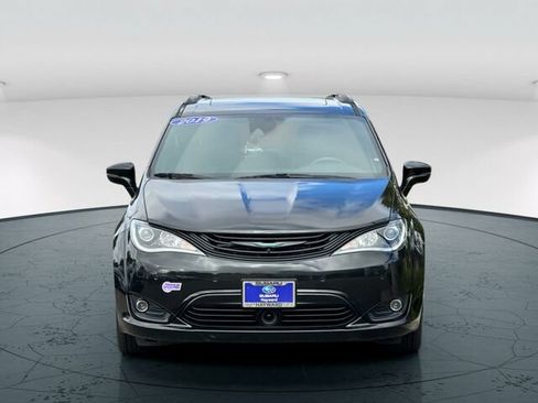 Used 2019 Chrysler Pacifica Limited w/ Advanced Safetytec Group FWD image 9