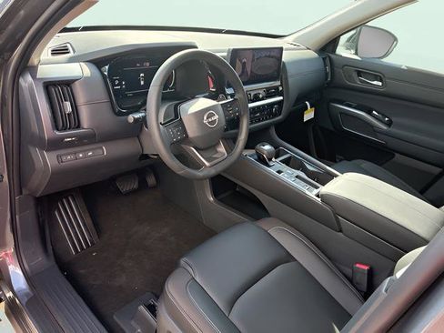 New 2026 Nissan Pathfinder SL image 11
