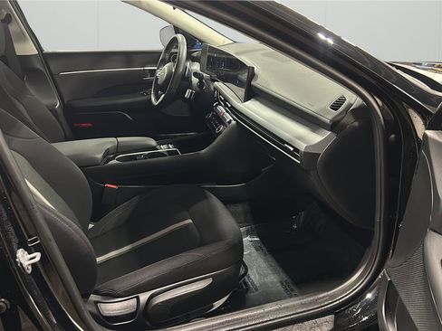 Used 2025 Hyundai Sonata SEL FWD image 14