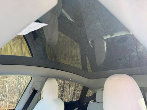 Used 2022 Tesla Model Y Performance image 20