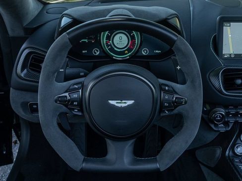 Used 2022 Aston Martin V8 Vantage Roadster RWD image 19