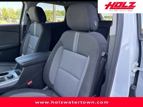 Used 2025 Chevrolet Blazer LT AWD/4WD image 10