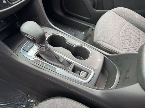 Used 2023 Chevrolet Equinox LT image 28