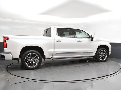 New 2025 Chevrolet Silverado 1500 High Country AWD/4WD image 8