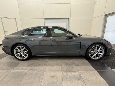 Certified 2025 Porsche Panamera 4 AWD/4WD image 9