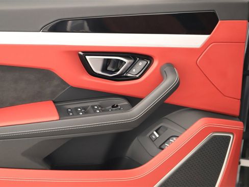 Used 2024 Lamborghini Urus S image 23