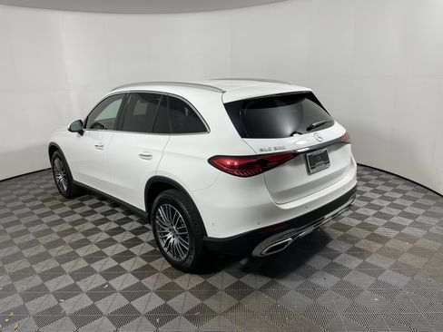 Certified 2025 Mercedes-Benz GLC 300 image 3